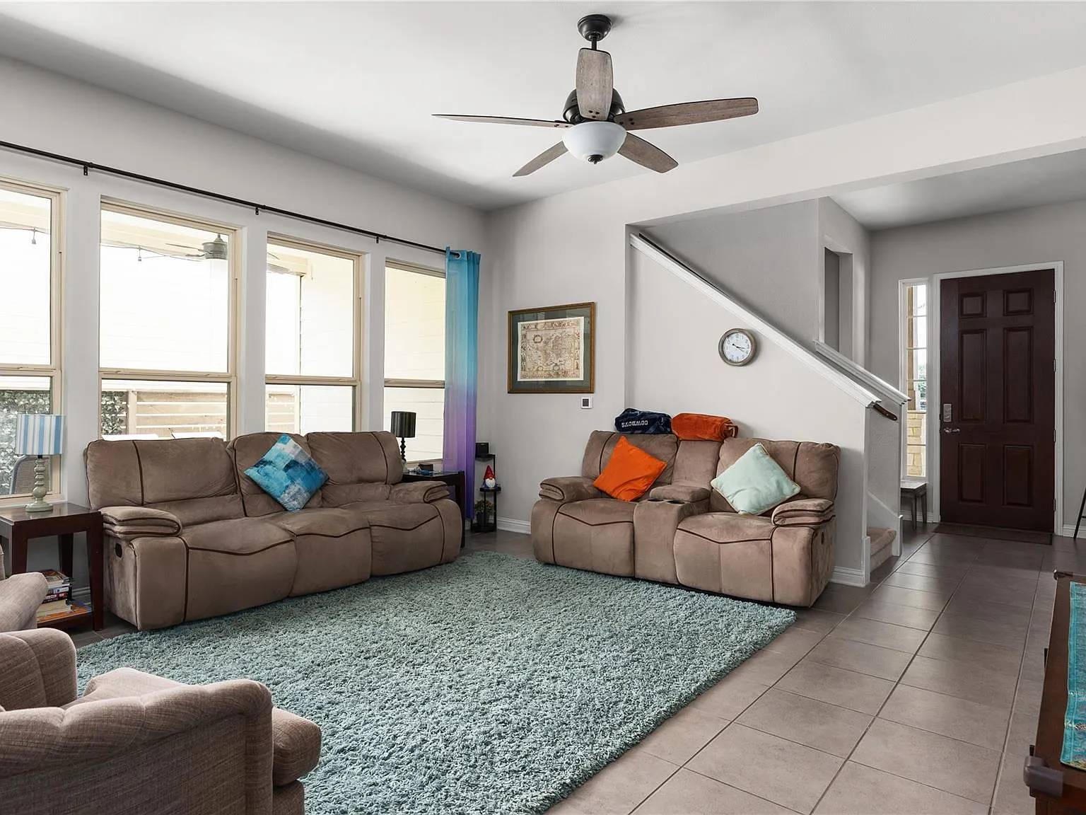 3 bed, 3.0 bath, 1991 sqft, $2,800 — Photo 4