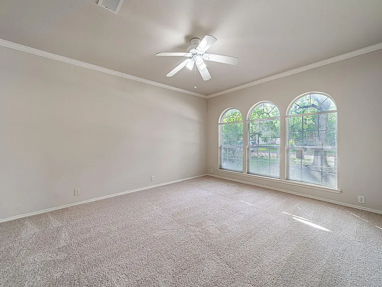 6870 Winston Dr — Photo 32