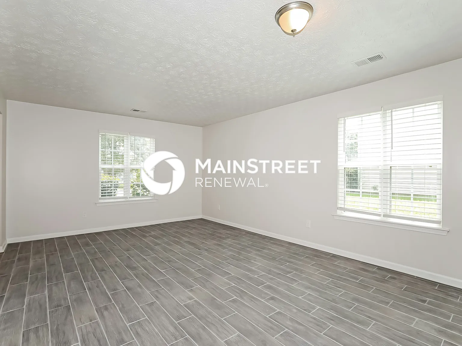 5483 Rock Lake Dr — Photo 3