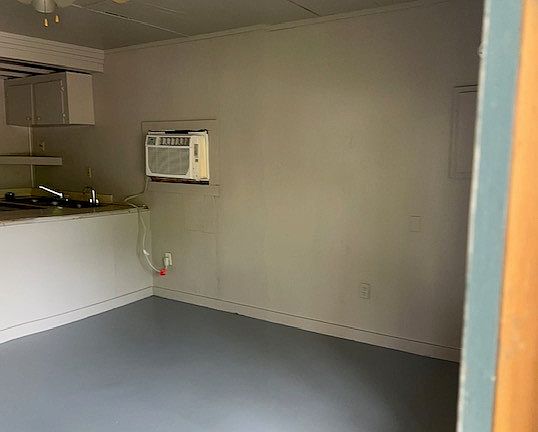 2nd image of 407 W Park Ave