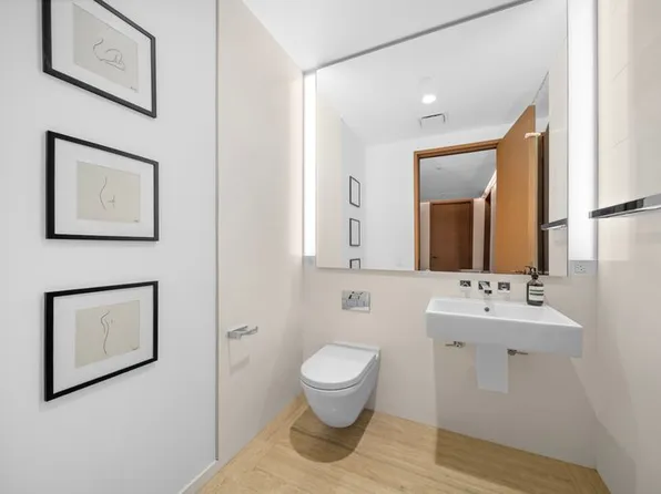 551 West 21st Street image 8 of 19