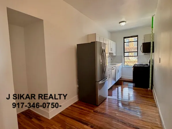 313 Brightwater Court image 3 of 15