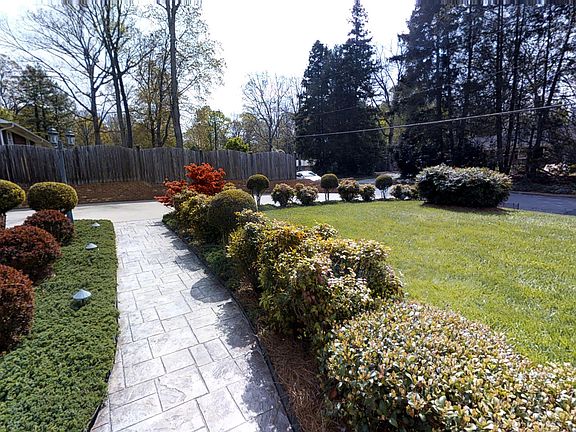 4th image of 411 Hearthside Dr
