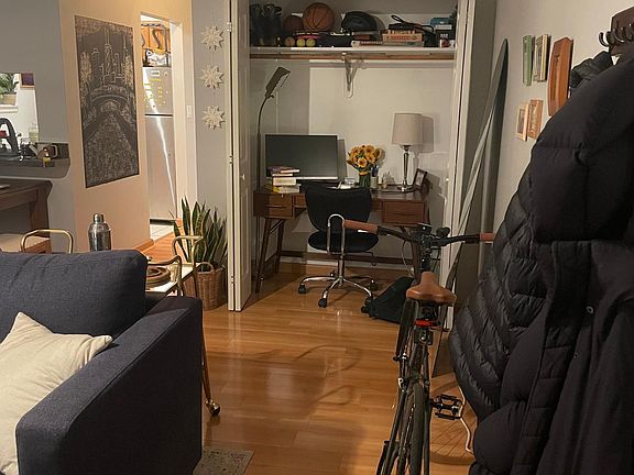 3rd image of 2115 N Sedgwick St APT 1