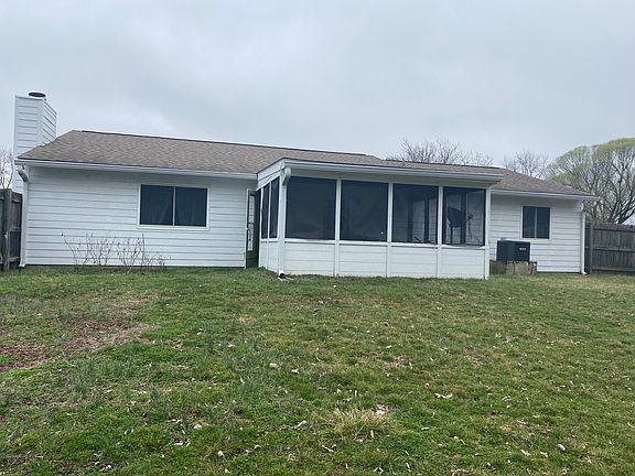 2nd image of 3310 Pleasant Lake Dr