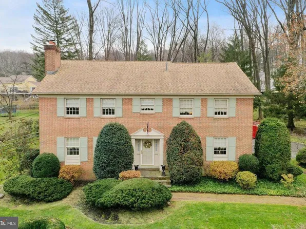 509 Applewood Dr, Fort Washington, PA 19034