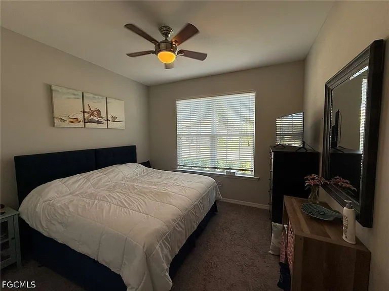 3916 King Edwards St — Photo 2