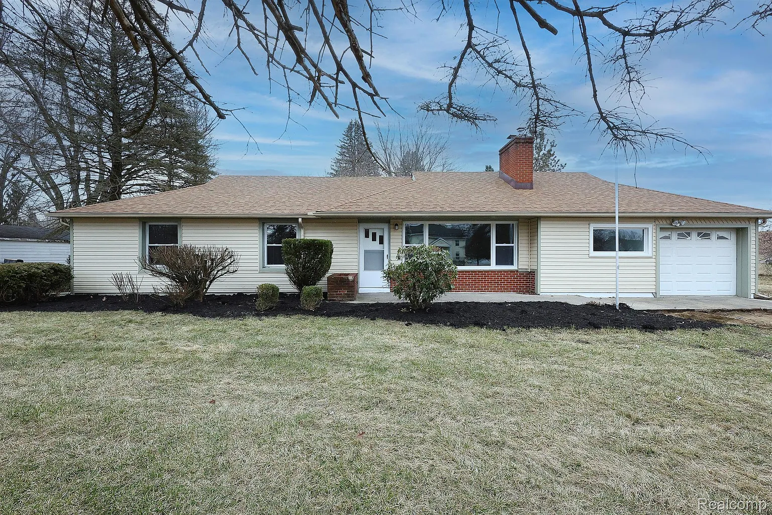 42915 Savage Rd photo 1
