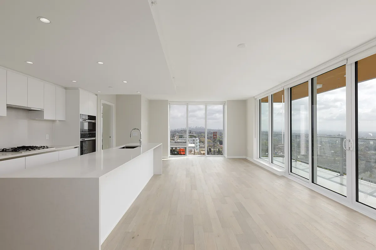 Building Photo - 485 W 42nd Ave #2105