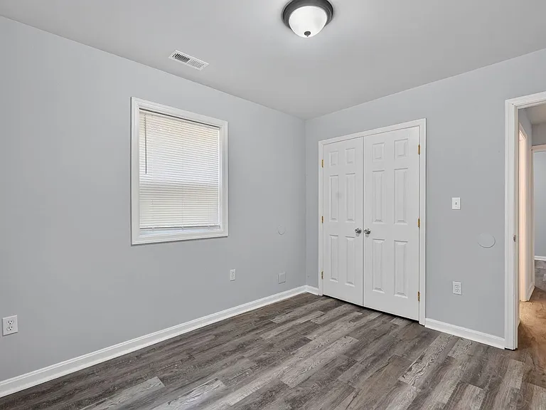 201 57th St NE — Photo 15