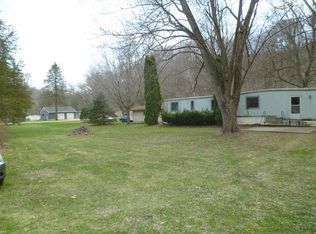 9055 River Ln, Dubuque, IA 52003