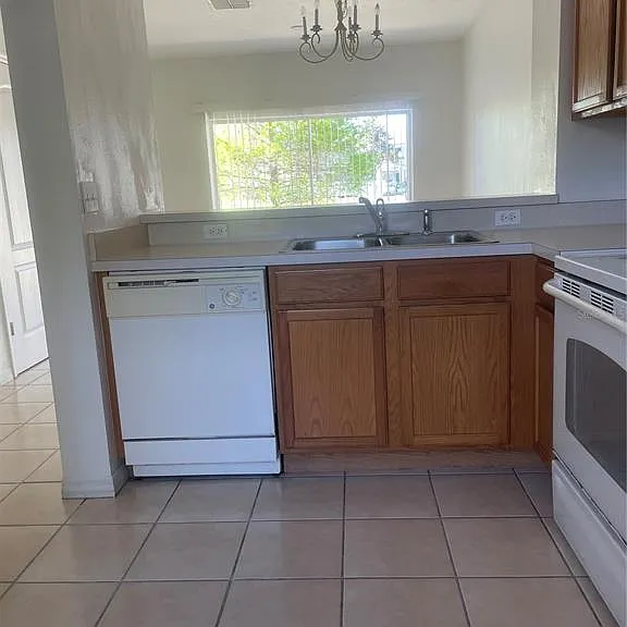 Savannah Wood Dr — Photo 14