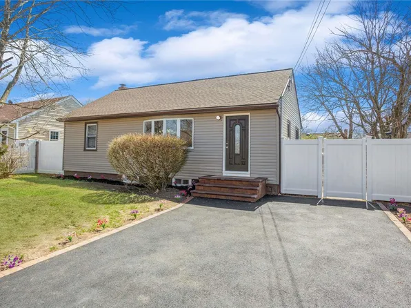 114 Davidson Street, Wyandanch, NY 11798