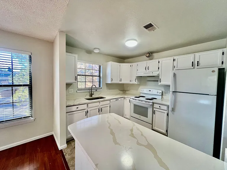 10960 W Florida Ave #124 — Photo 9