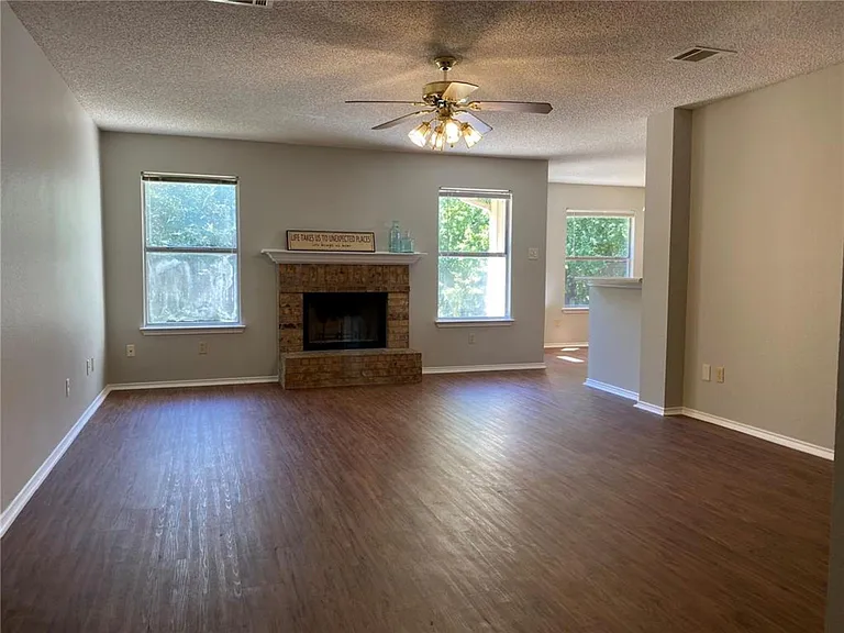 1707 Timberwood Dr — Photo 8