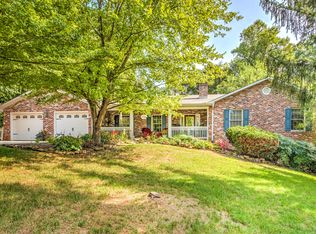 118 Caldwell Dr, Oak Ridge, TN 37830