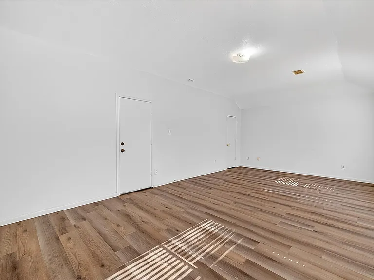 8366 Golf Green Cir — Photo 32