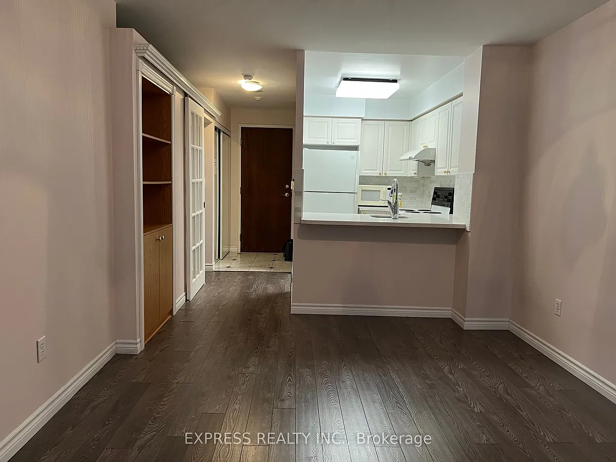 Building Photo - 8 Pemberton Ave #103