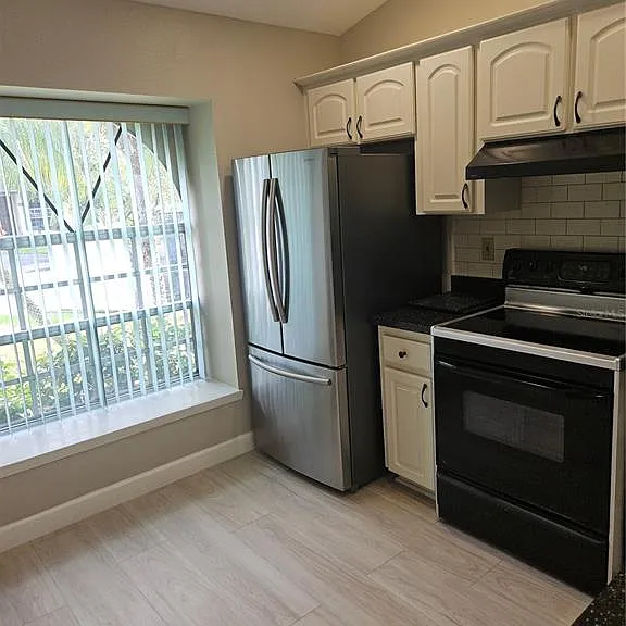 El Camino Ct — Photo 3