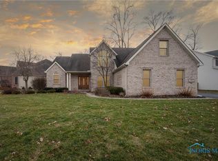 8855 Cedar Bend Rd, Sylvania, OH 43560