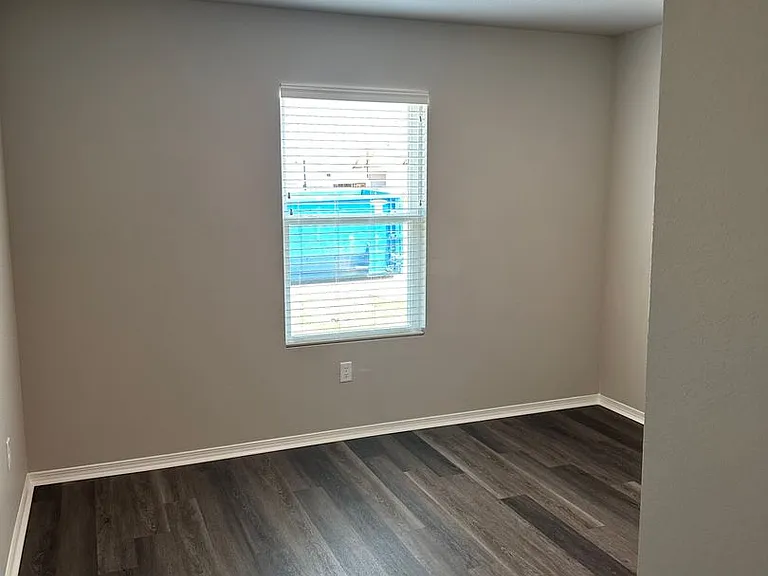 203 Logan Dr — Photo 10
