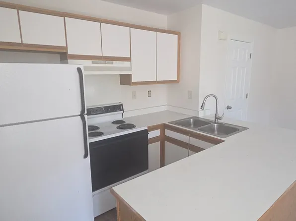 875 N 3rd St E, Mountain Home, ID 83647