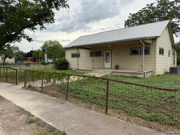 16033 N Front St, LaCoste, TX 78039
