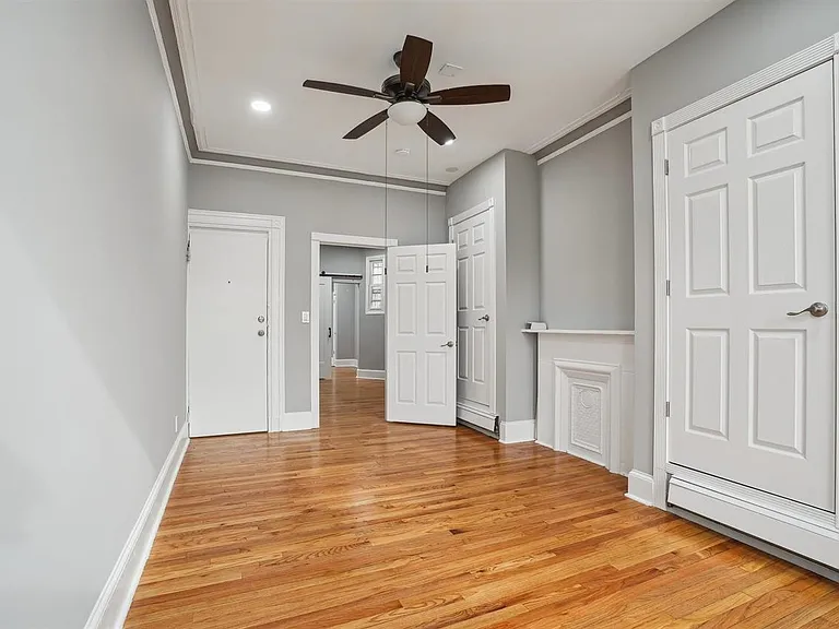 198 Griffith St #1L — Photo 3