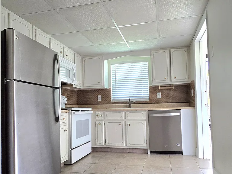5300 Washington St — Photo 3
