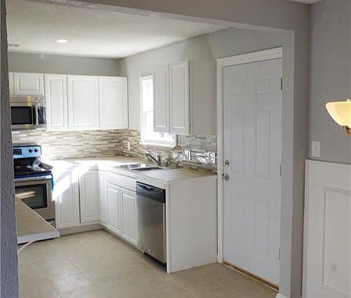 5th image of 404 Chandler Dr