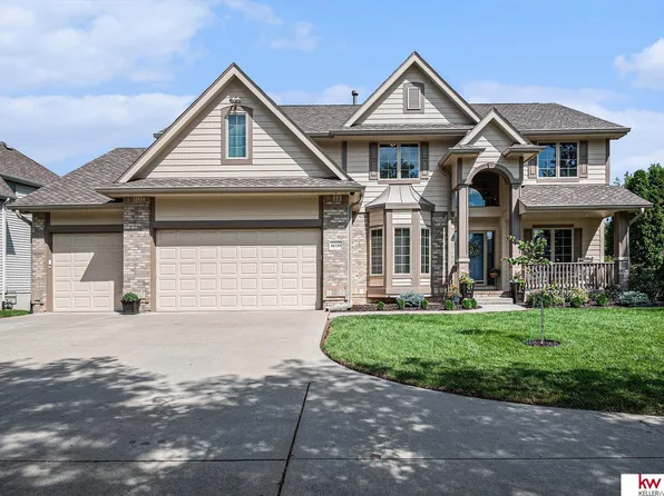 16530 Douglas Cir, Omaha, NE 68118