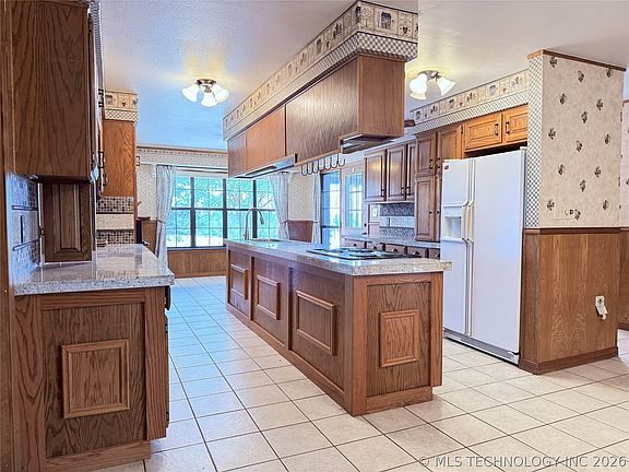 2nd image of 2343 E 2050th Rd