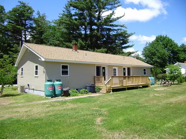 9 Danville Rd, Plaistow, NH 03865