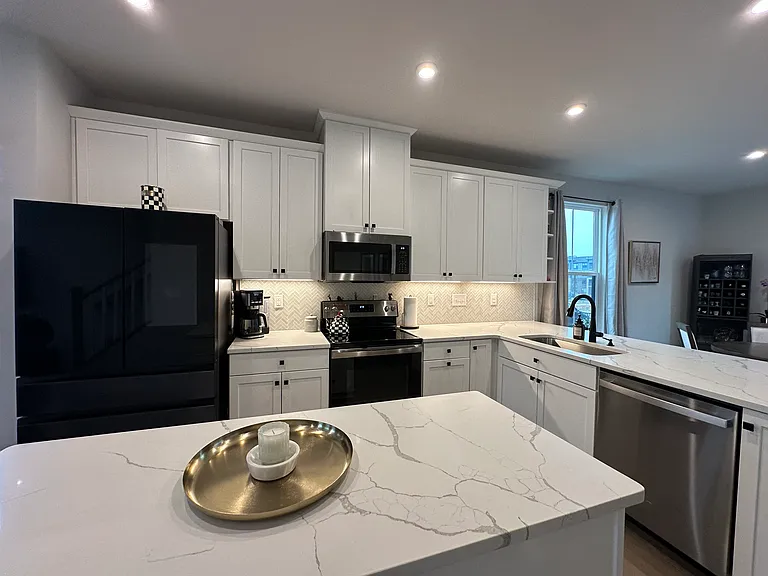 4752 Chastain Ave — Photo 5
