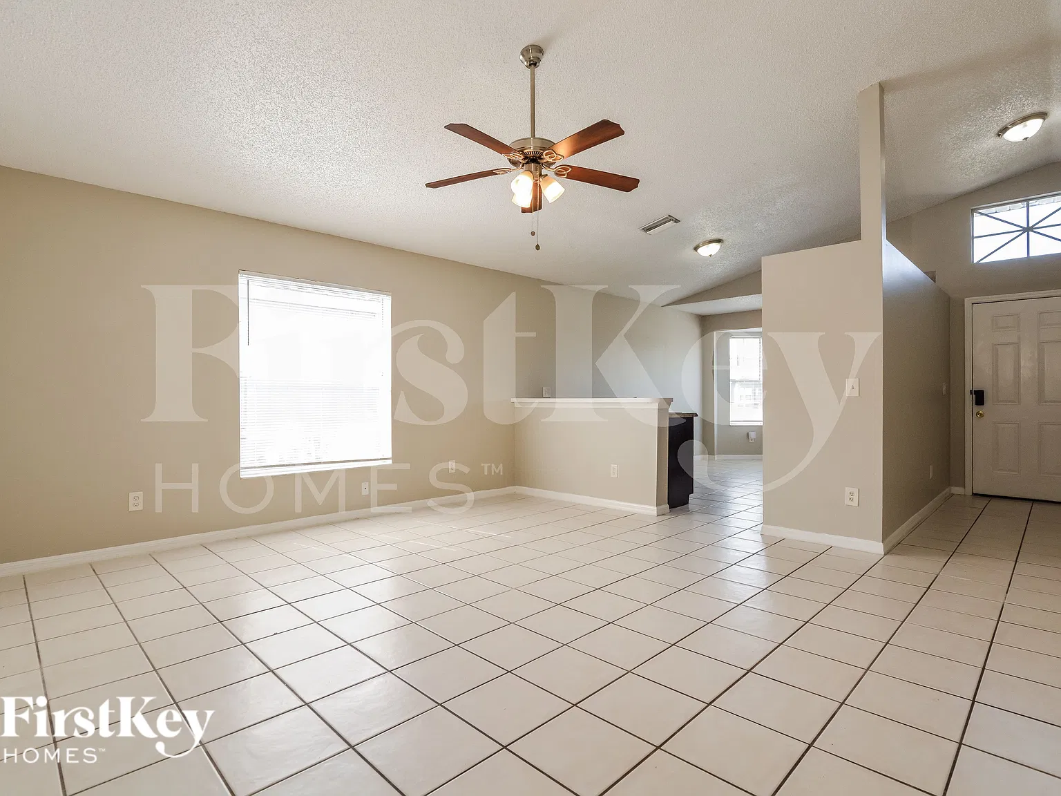 3 bed, 2.0 bath, 1300 sqft, $1,840 — Photo 3
