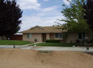 22298 Broken Lance Rd, Apple Valley, CA 92307