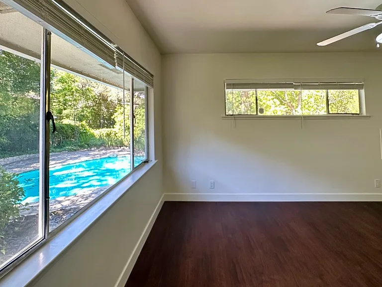 1240 Wellington Ave — Photo 24