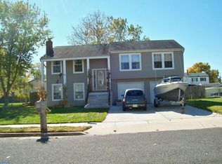 405 Robin Ln, Williamstown, NJ 08094