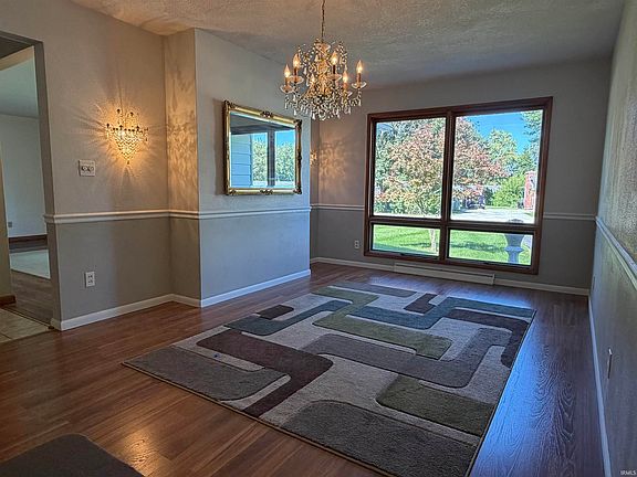 4th image of 1437 James Dr