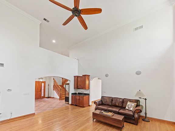 5th image of 10430 173rd Ave