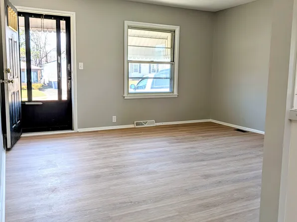 1824 Herrick Ave NE, Grand Rapids, MI 49505