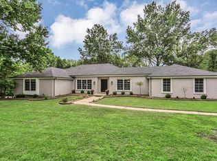 13676 Armstead Dr, Saint Louis, MO 63131