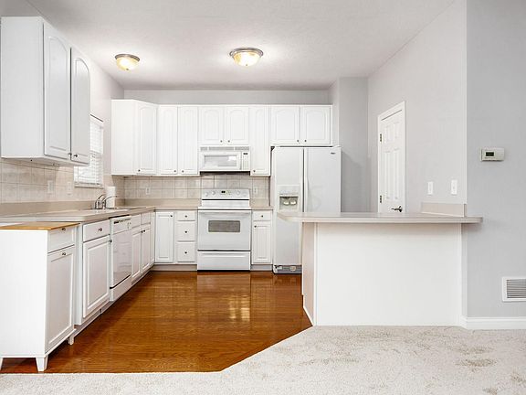4th image of 3960 Hill Park Rd #15-396
