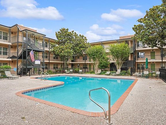 3rd image of 2708 Whitney Pl APT 812