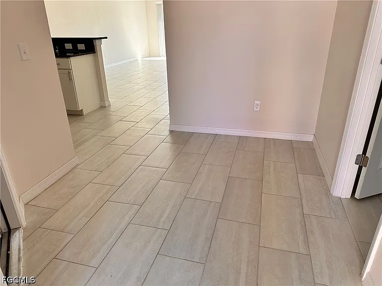 832 Gleason Pkwy — Photo 2