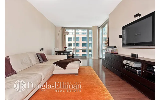 Rented by Douglas Elliman | media 18