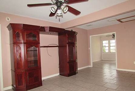 3rd image of 258 Lake Pearl Dr