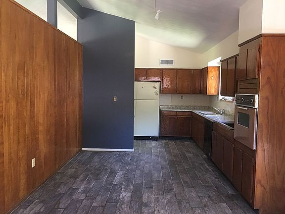 5th image of 1384 Vicksburg Dr