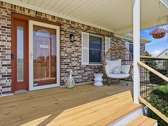 5th image of 3156 Howland Rd