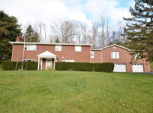 208 McCombs Rd, Venetia, PA 15367